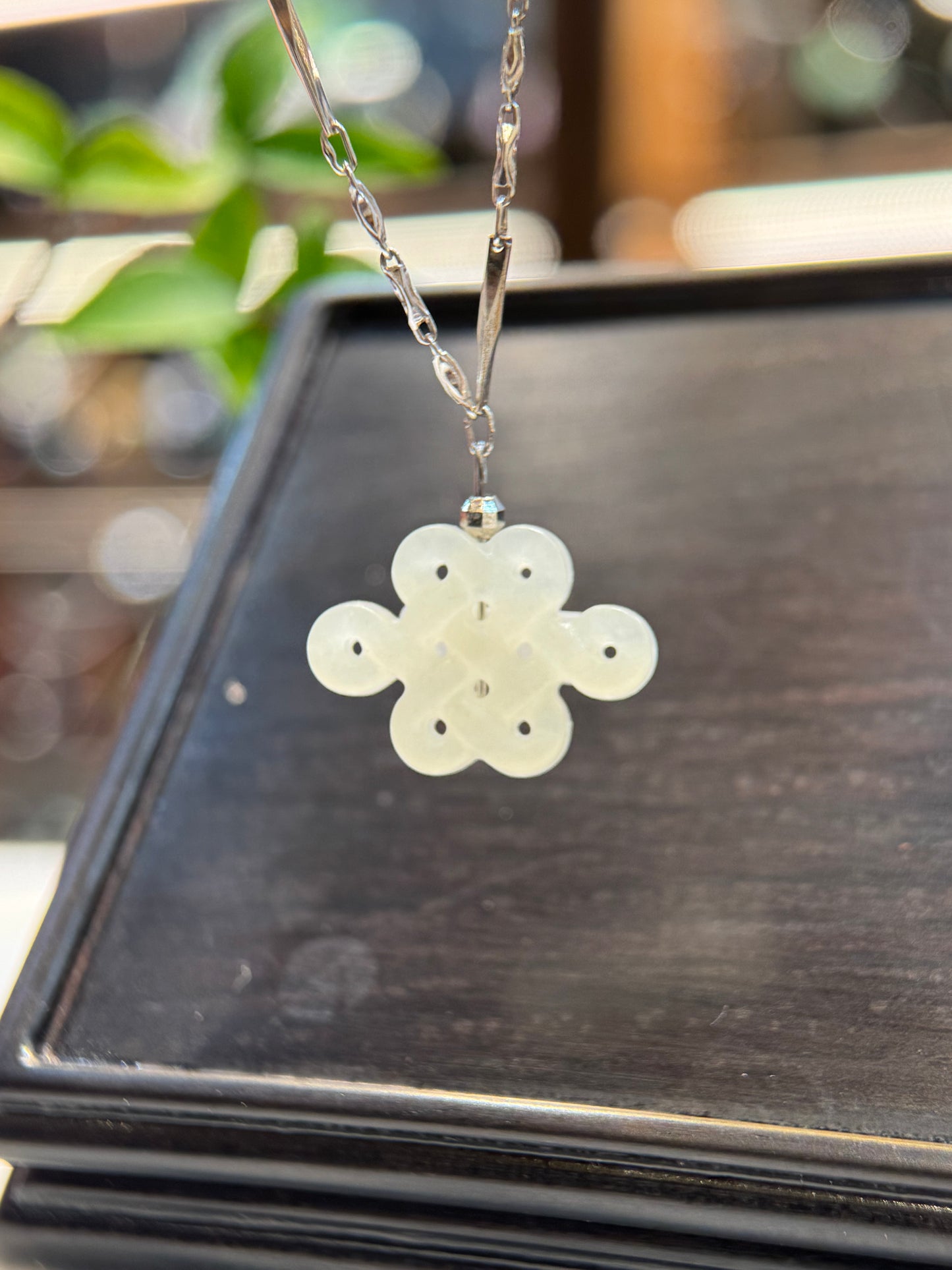 Nephrite Endless Knot Pendant (P141)