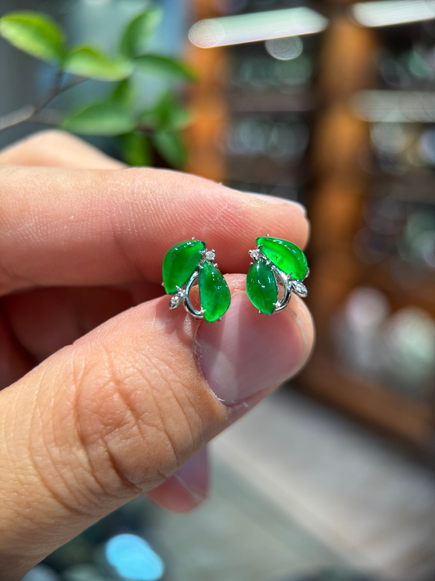 Green Irregular Shape Earring (E321)