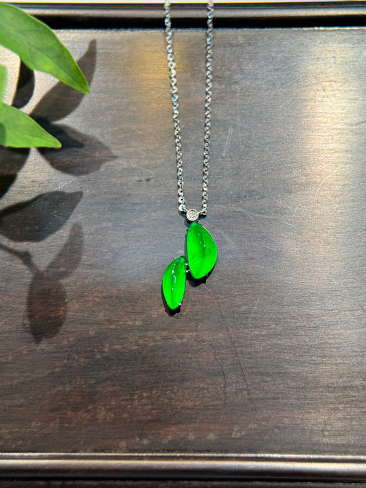 Green Irregular Shape Pendant (P142)