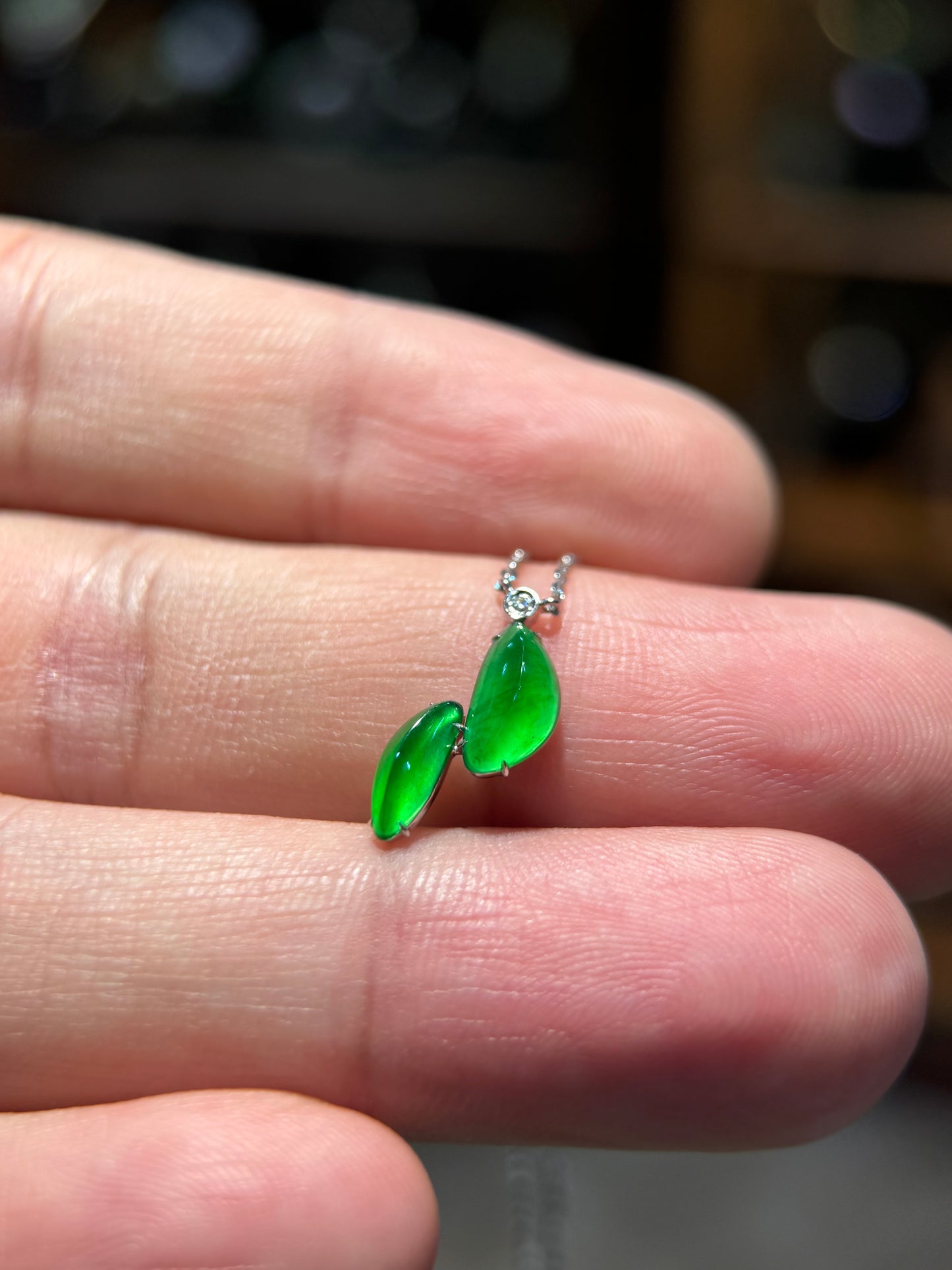 Green Irregular Shape Pendant (P142)