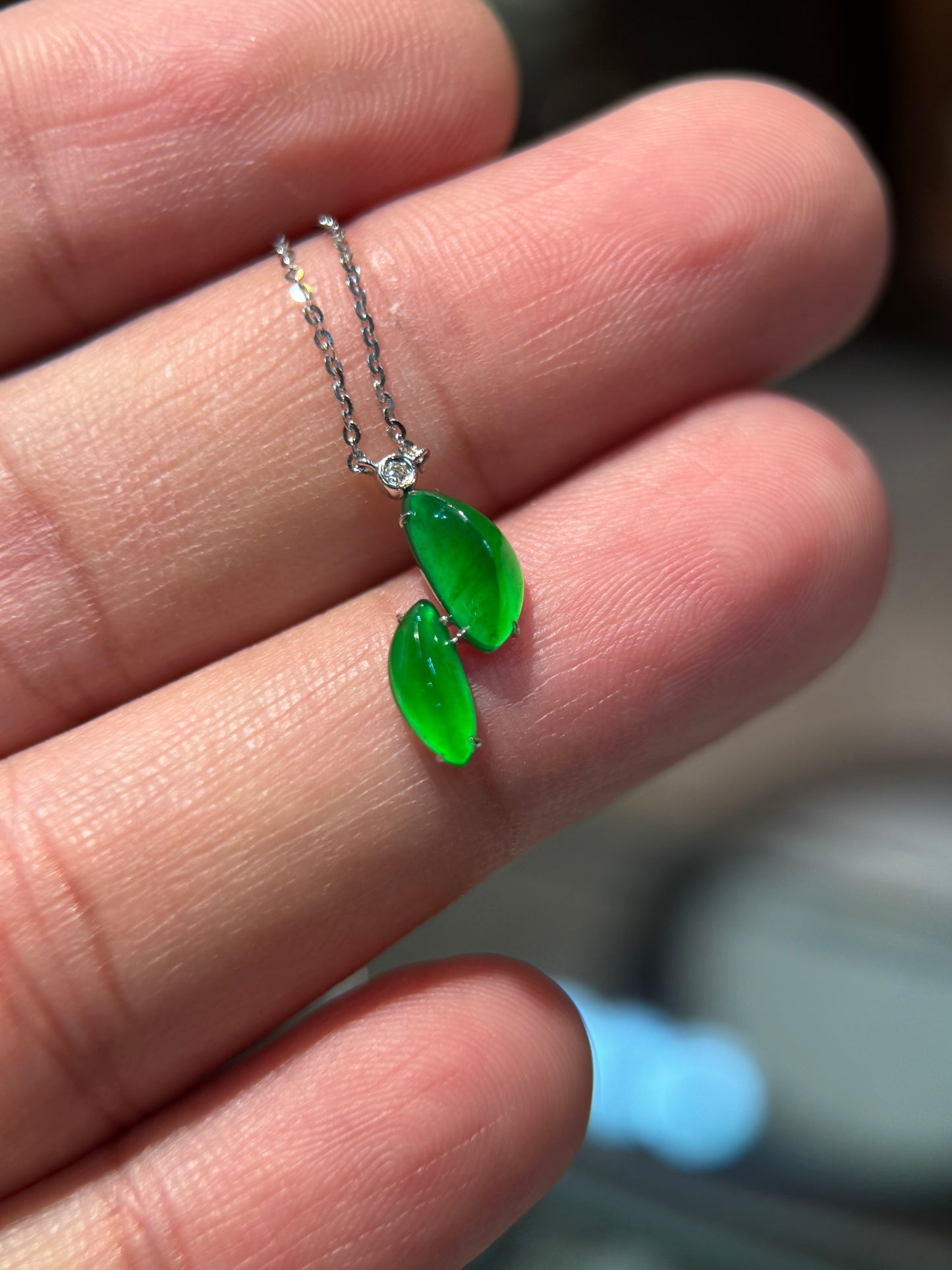 Green Irregular Shape Pendant (P142)