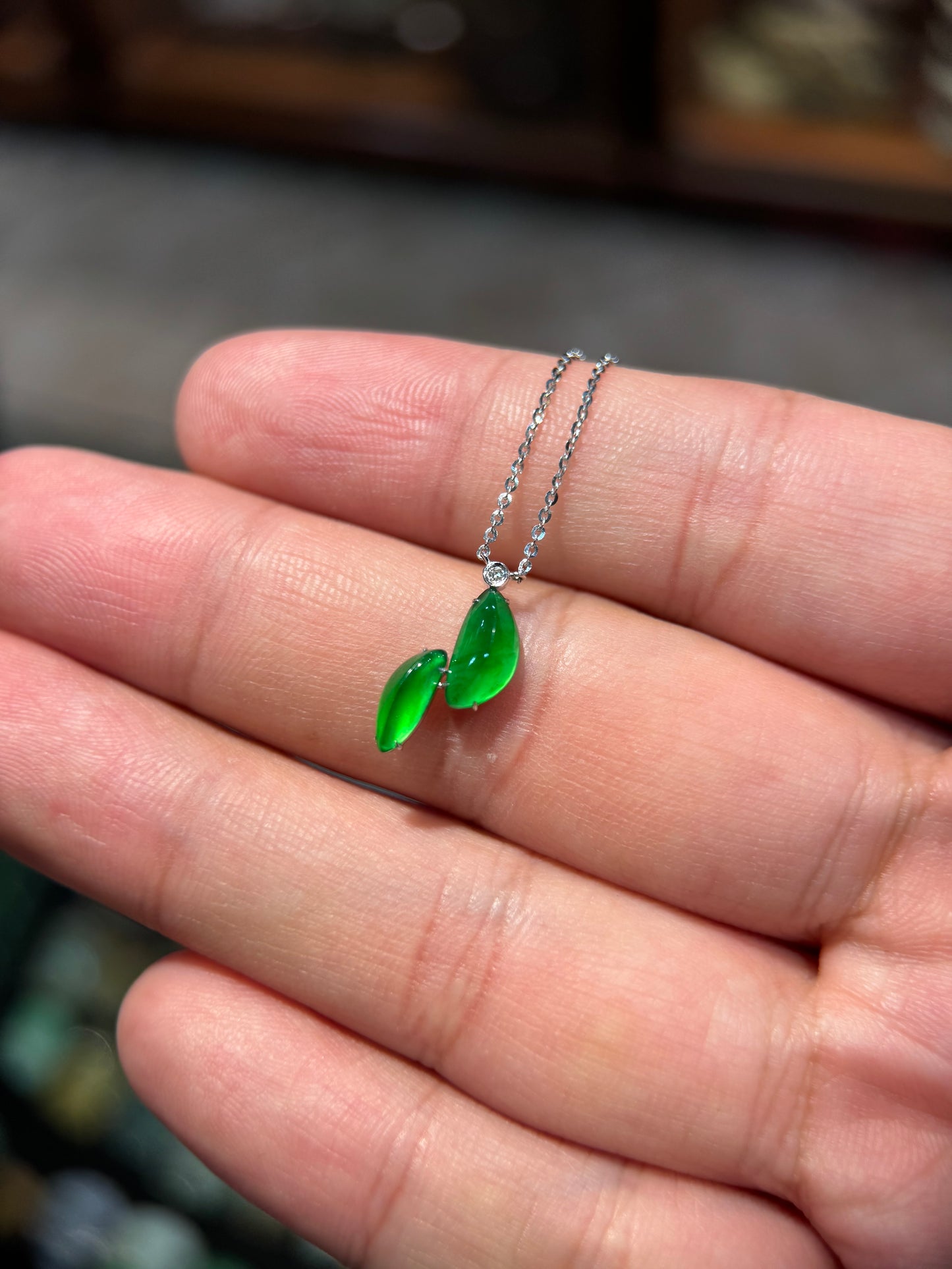 Green Irregular Shape Pendant (P142)