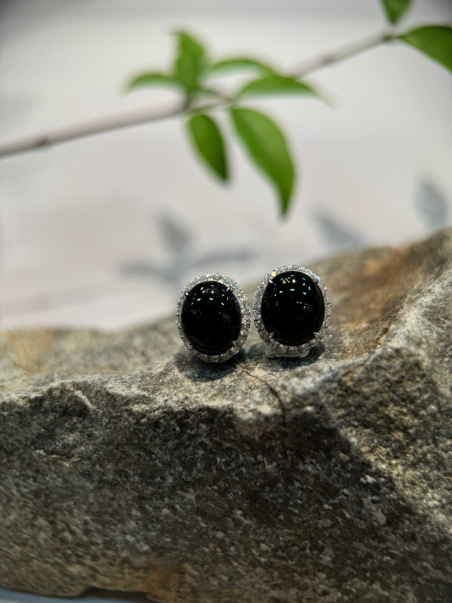 Omphacite Cabochon Earring (E306）