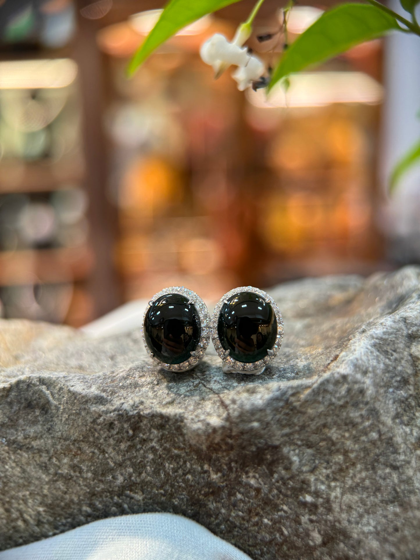 Omphacite Cabochon Earring (E306）