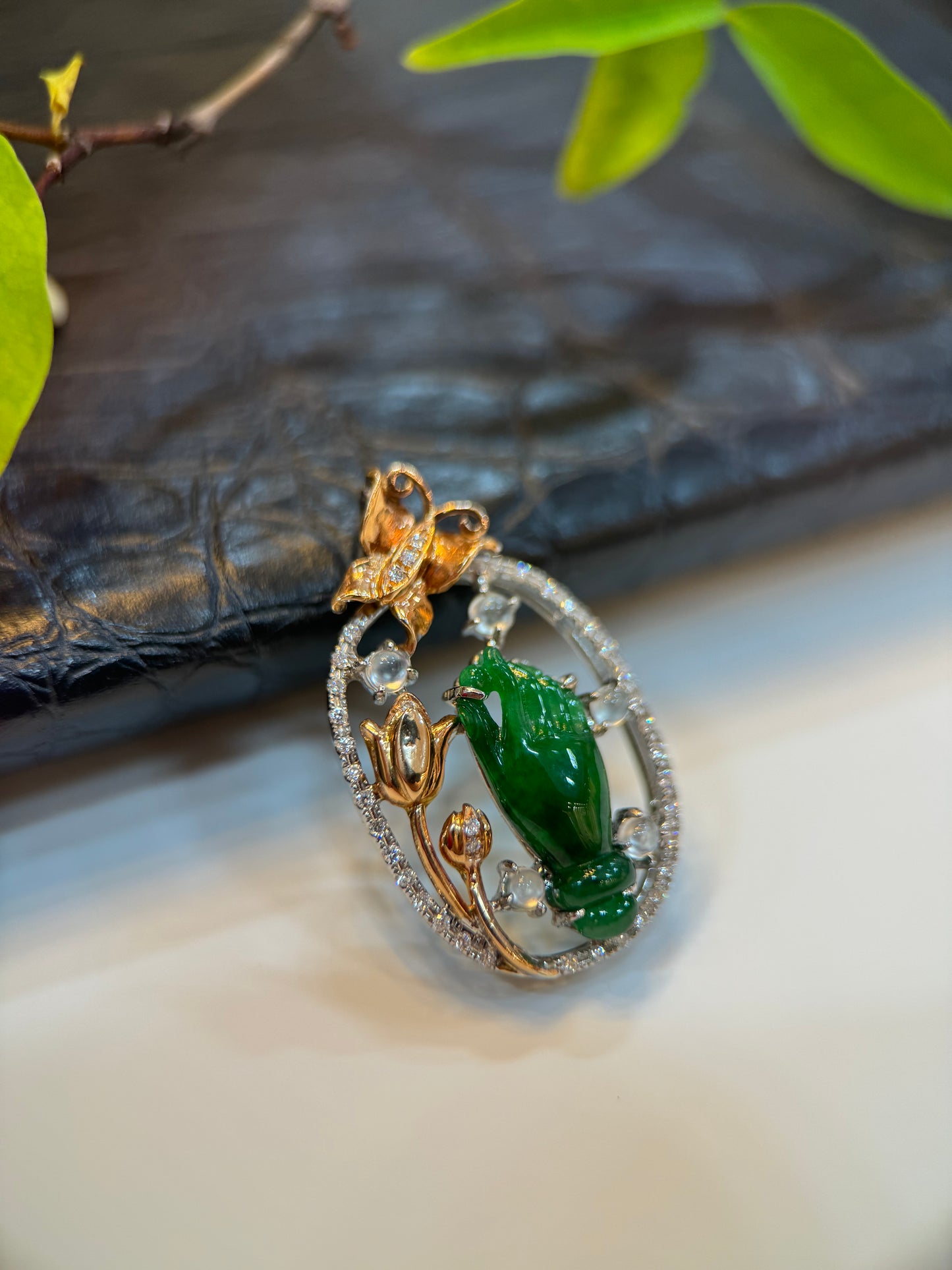 Green Buddha Hand Pendant (P124）