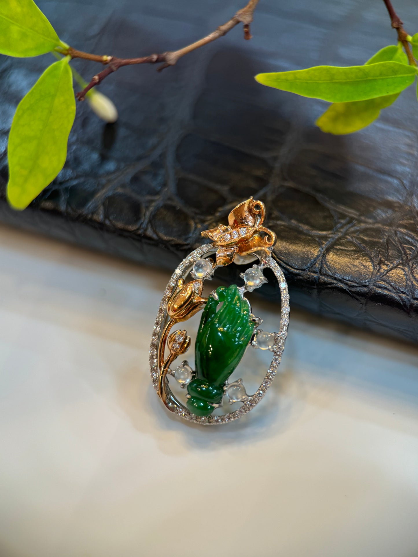 Green Buddha Hand Pendant (P124）