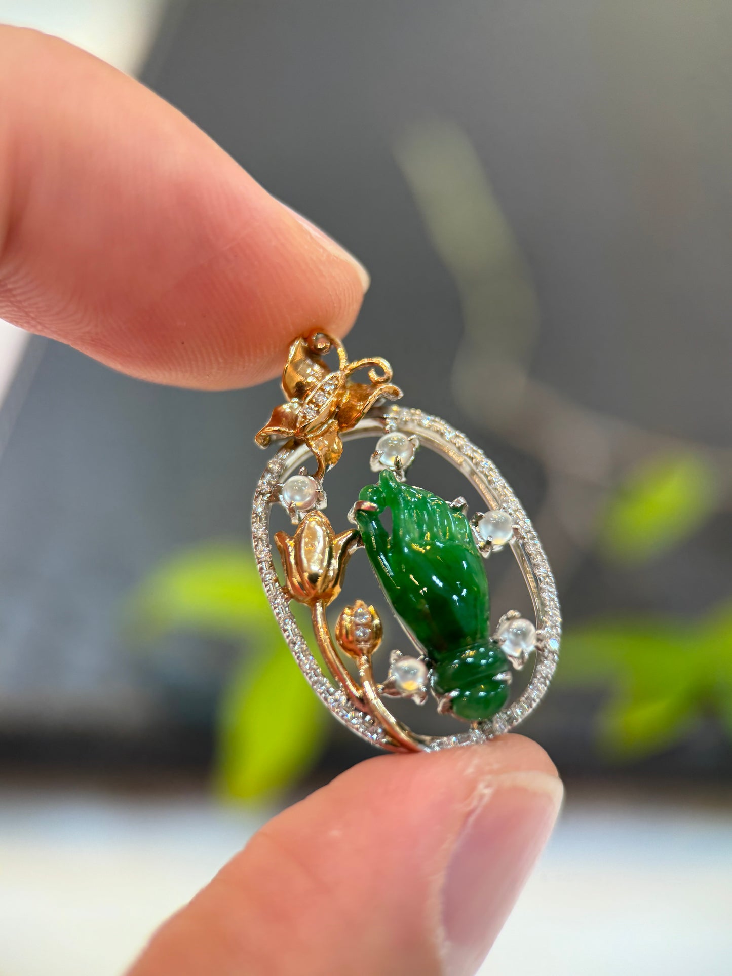 Green Buddha Hand Pendant (P124）