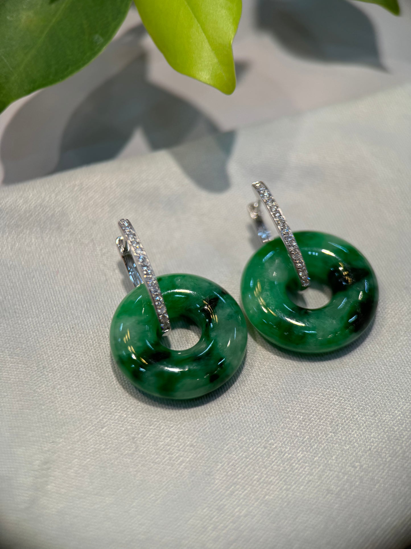 Dark Green Donut Shape Jade Earring (E308）