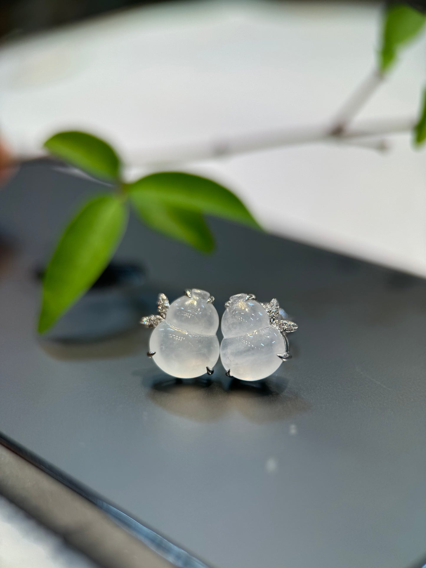 Icy Hu Lu（葫芦）Ear Studs (E312)