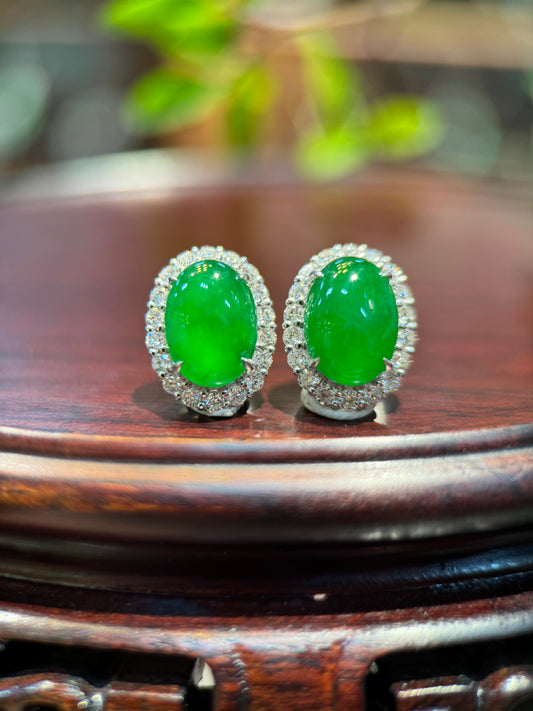 Vivid Green Cabochon Ear Stud (E315)