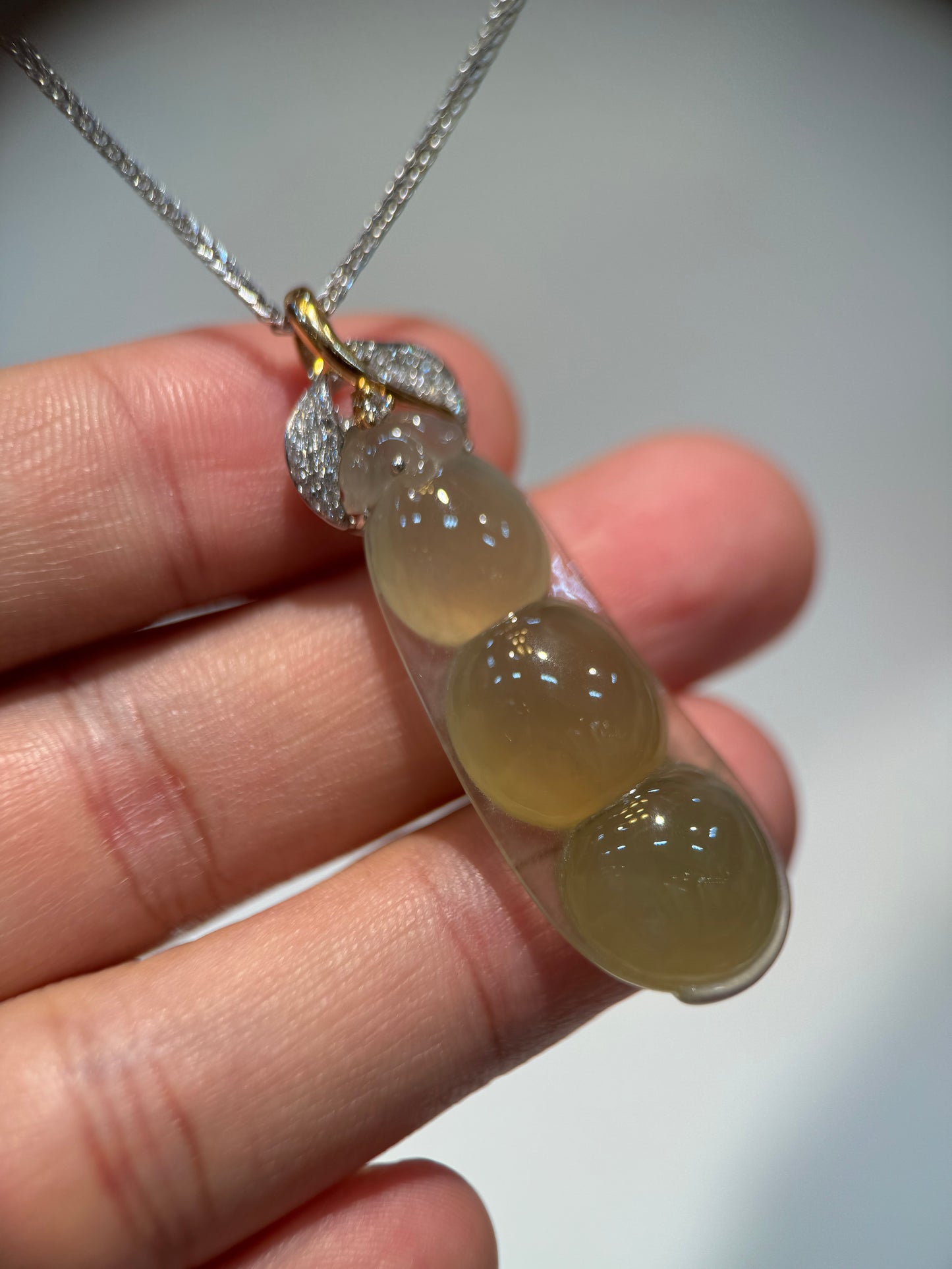 Icy Honey Peapod Pendant (P112)