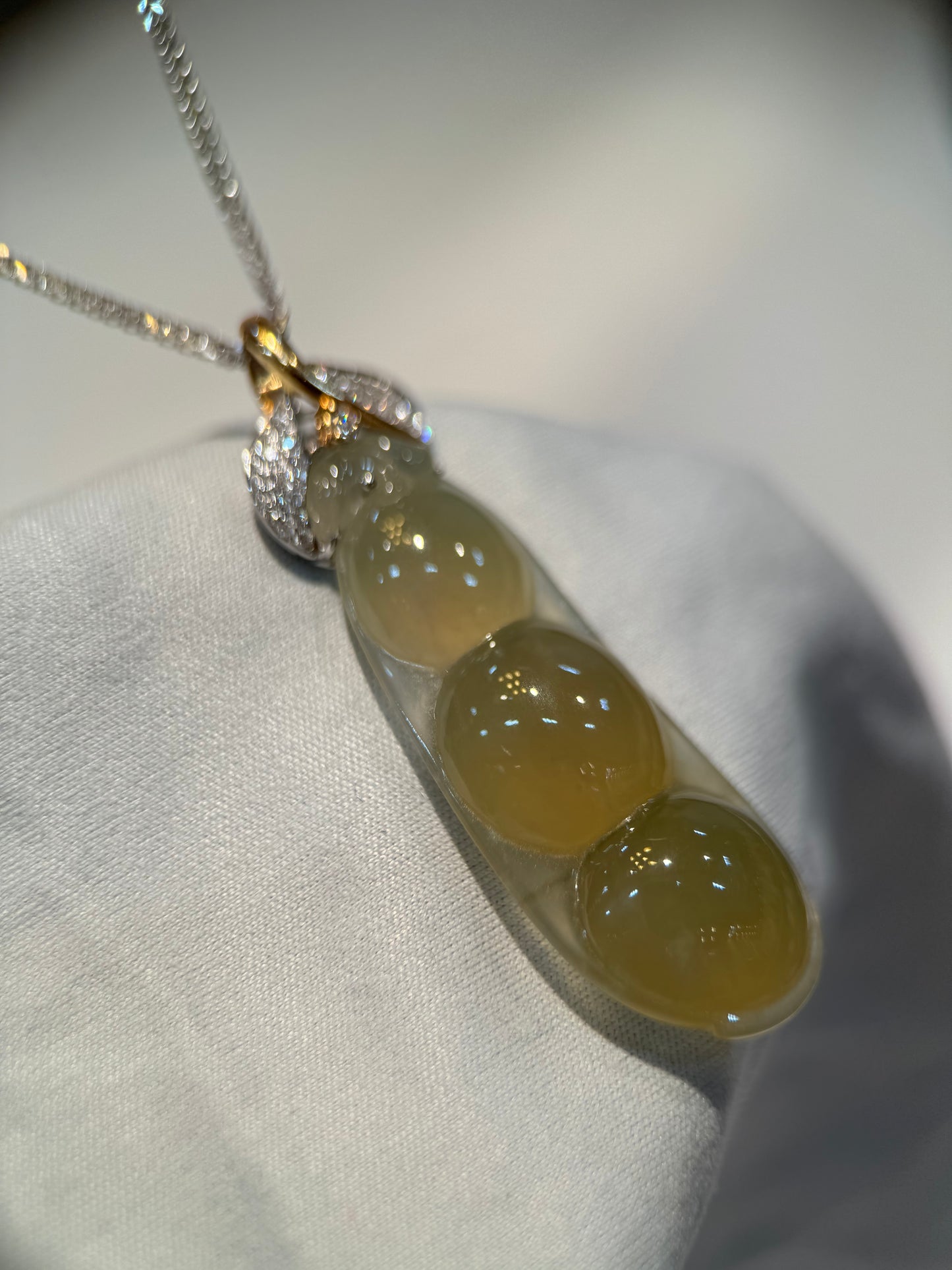 Icy Honey Peapod Pendant (P112)