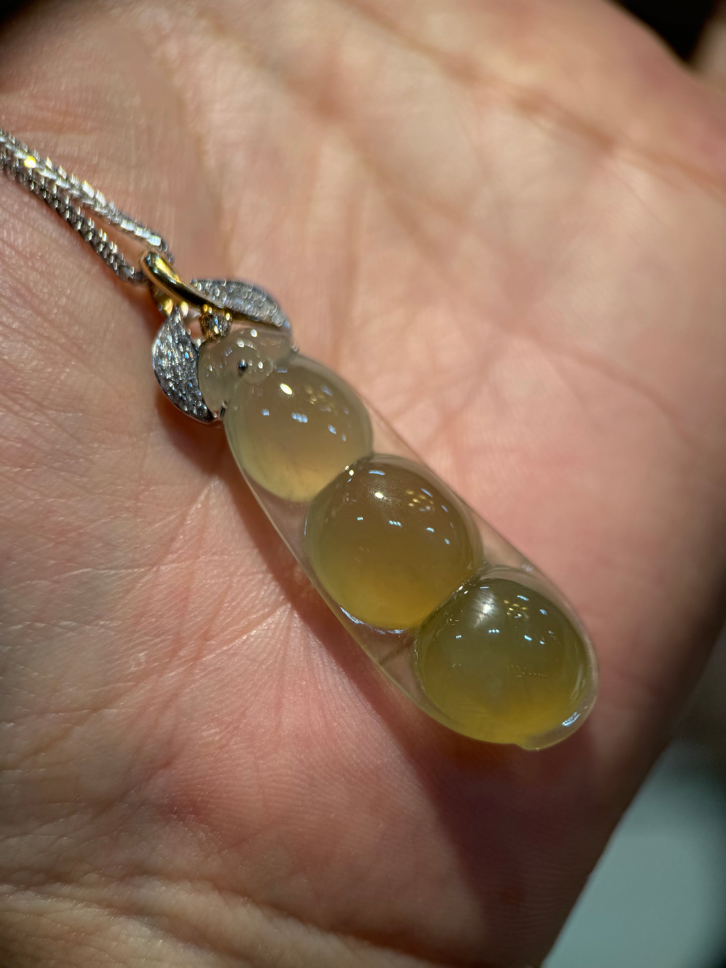 Icy Honey Peapod Pendant (P112)