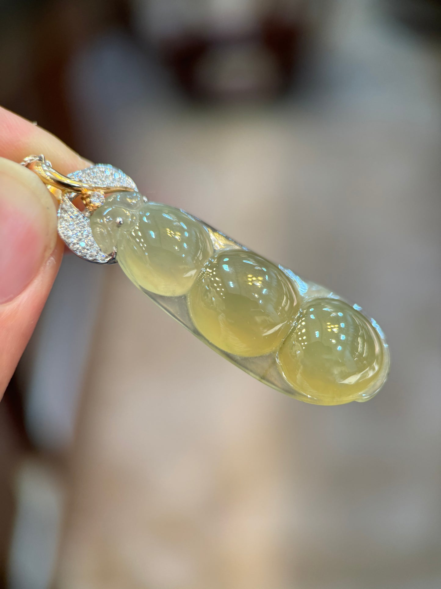 Icy Honey Peapod Pendant (P112)