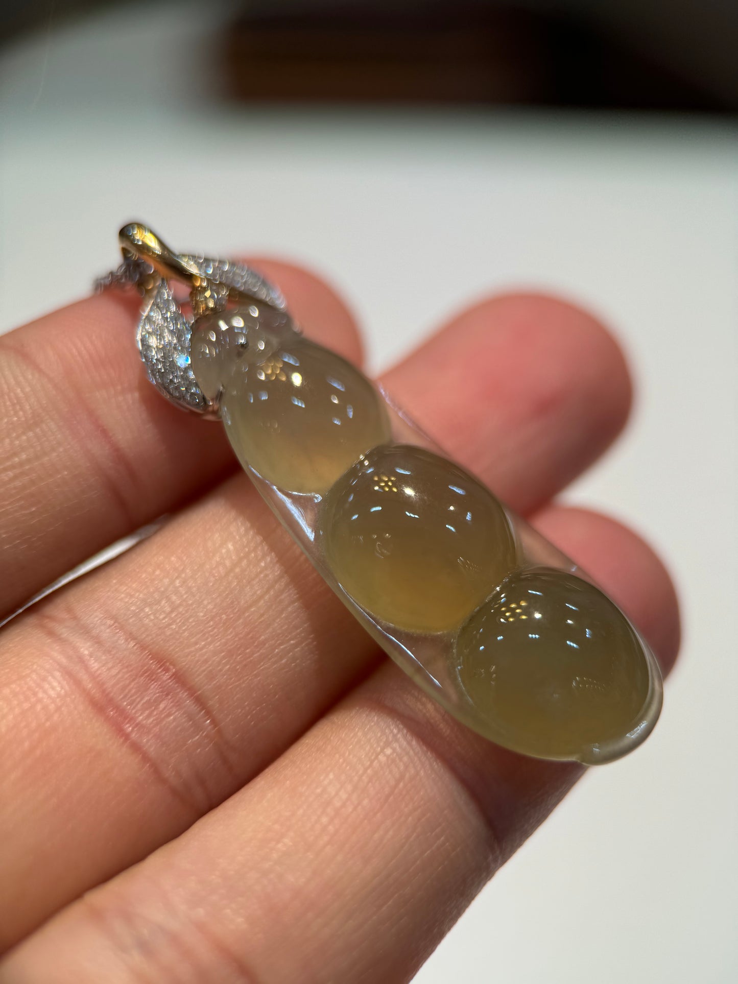 Icy Honey Peapod Pendant (P112)