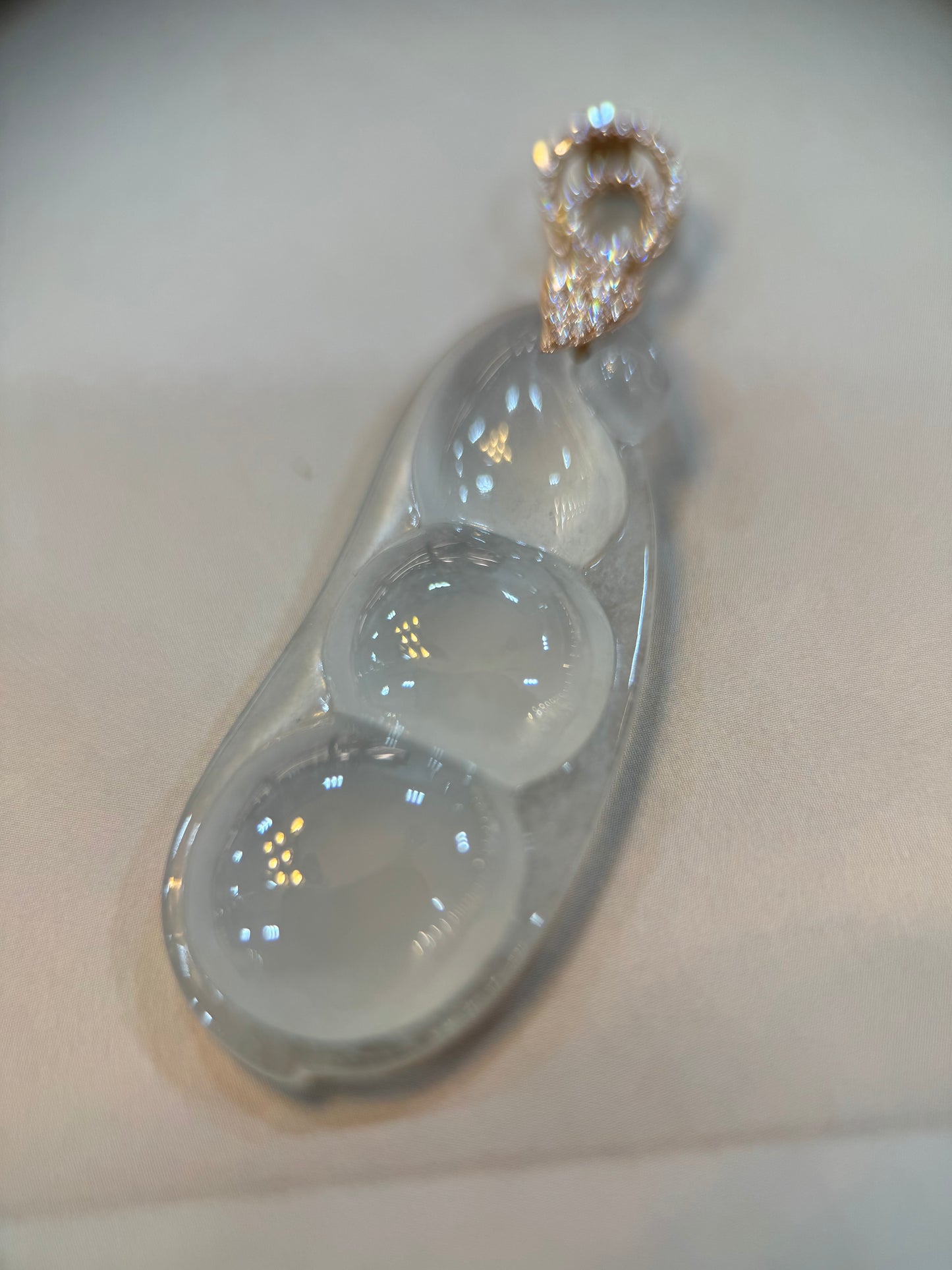 Highly translucent  Peapod Pendant (P113)