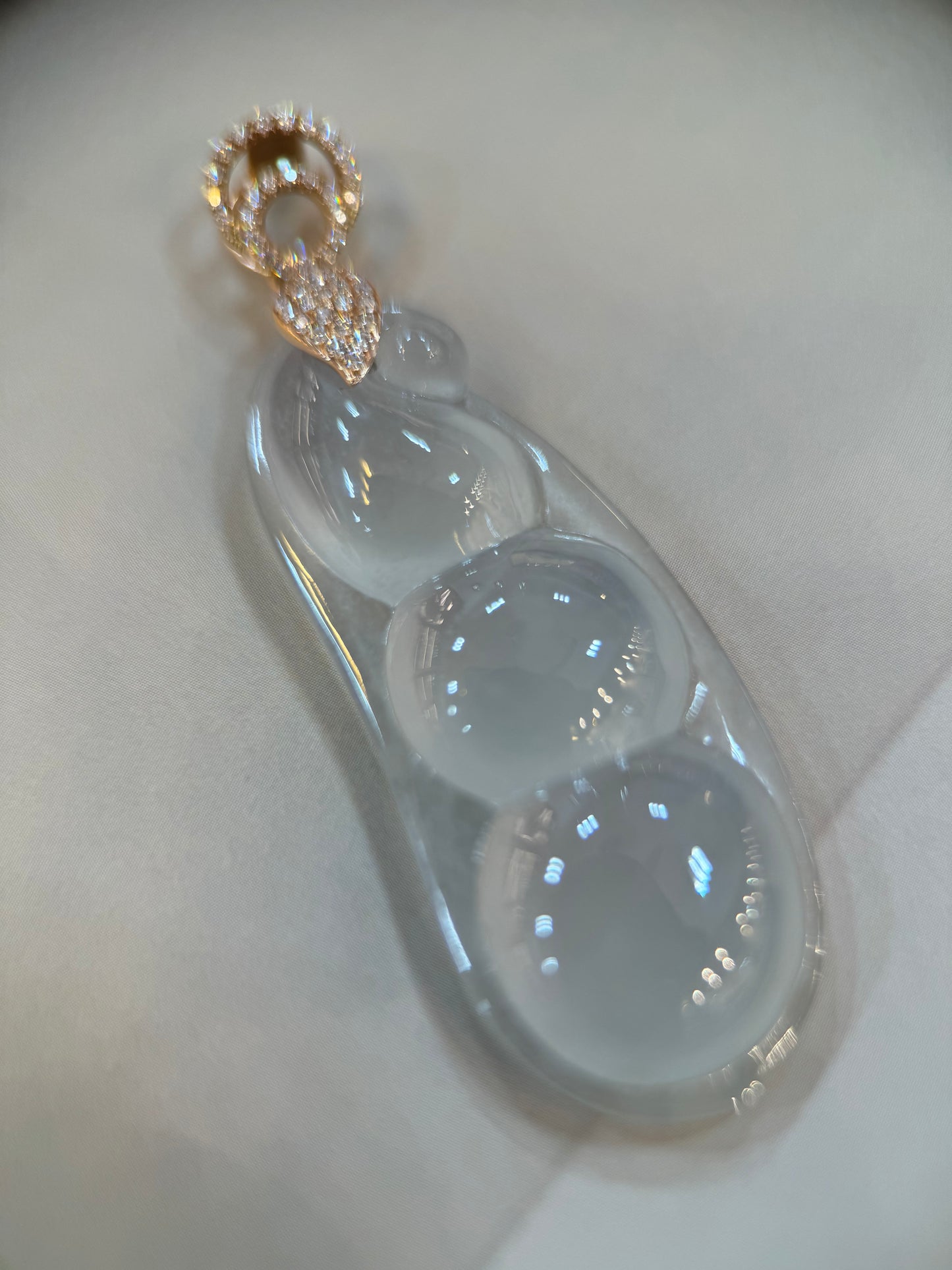 Highly translucent  Peapod Pendant (P113)